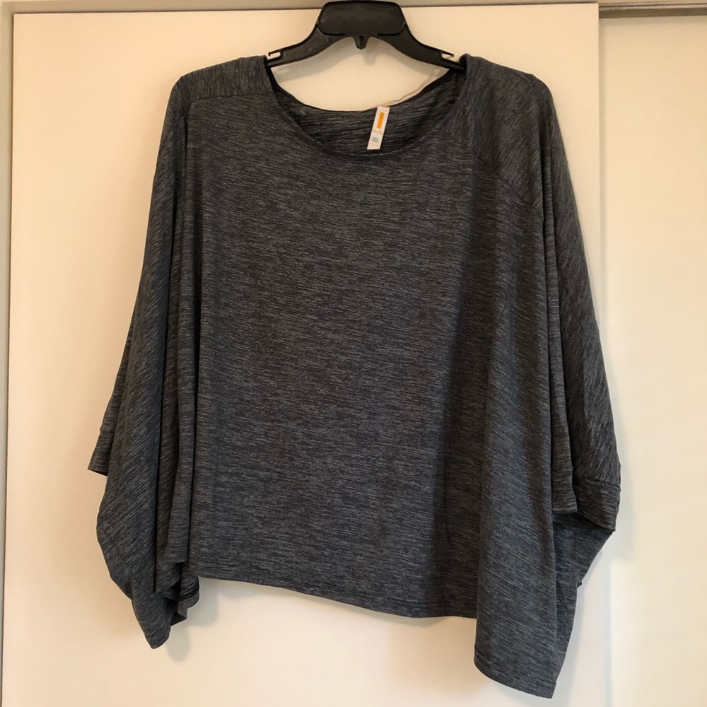 LUCY short sleeved slouch tee